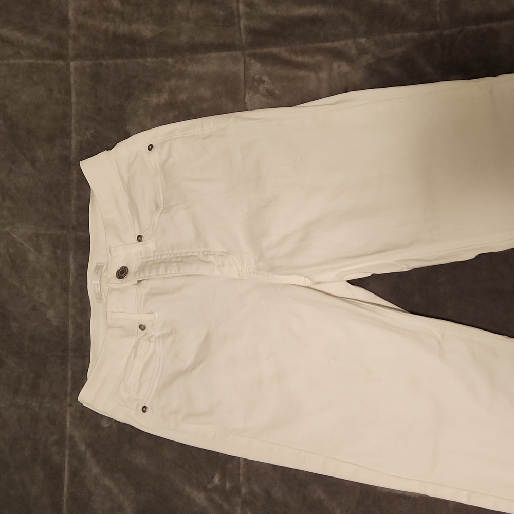 White skinny jeans
